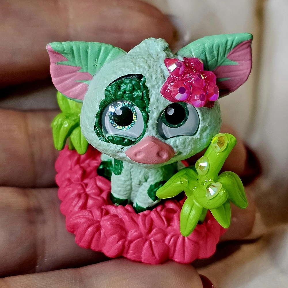 BLINGED/BEDAZZELED Pua Moana In Full Bloom Disney Doorable CUSTOM SPARKLY